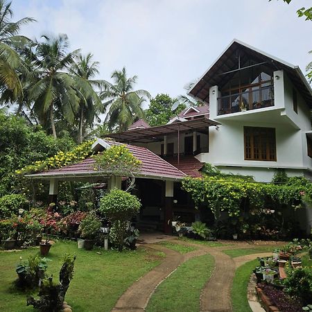 Maleyam Homestay Riverside Кожикоде Экстерьер фото