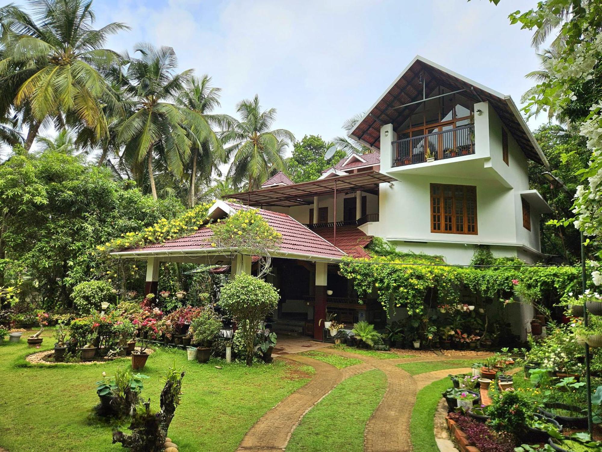 Maleyam Homestay Riverside Кожикоде Экстерьер фото